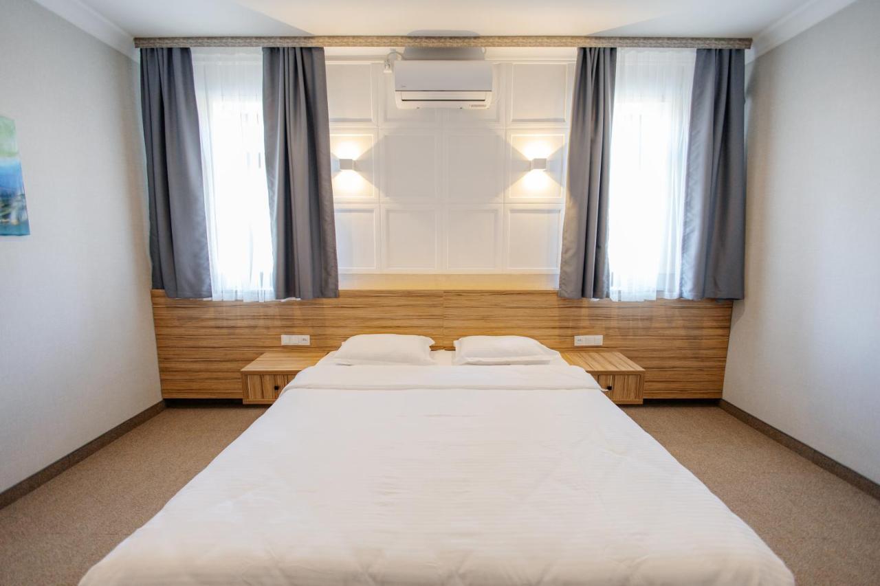 281 Hotel Бишкек Экстерьер фото