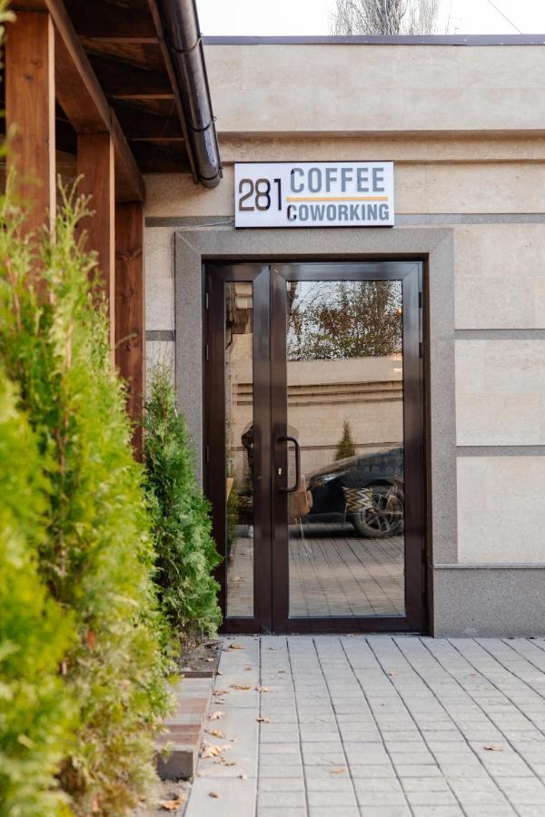 281 Hotel Бишкек Экстерьер фото
